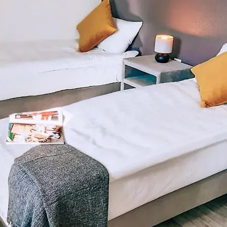 Blisko Suntago Hostel Mszczonow